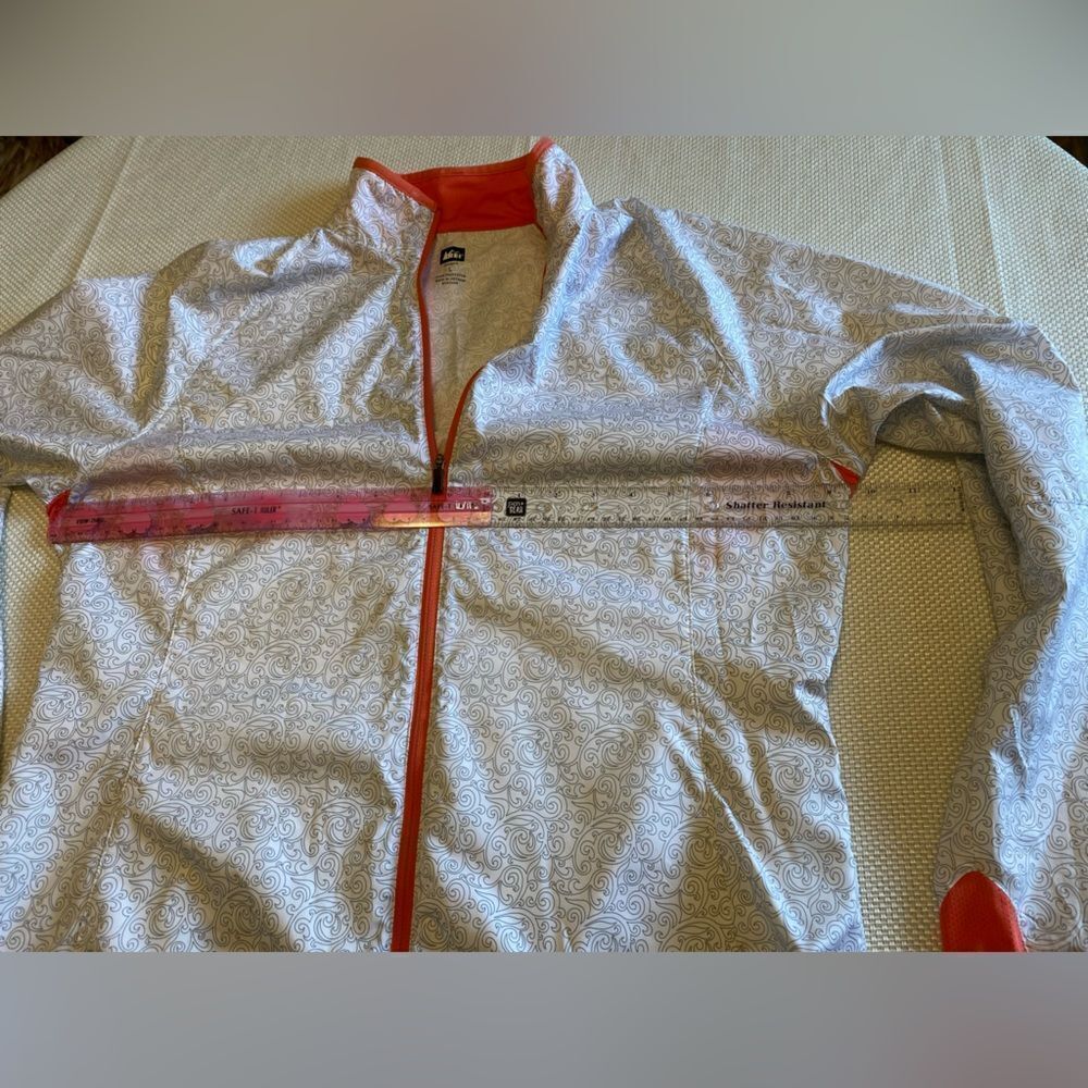 REI lightweight windbreaker reflective scroll pattern size large coral grey - Picture 6 of 12